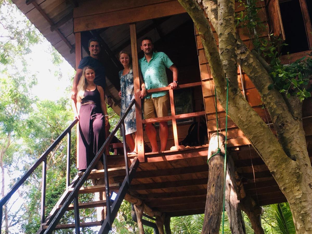 Tree House Hostel Сигирия Екстериор снимка