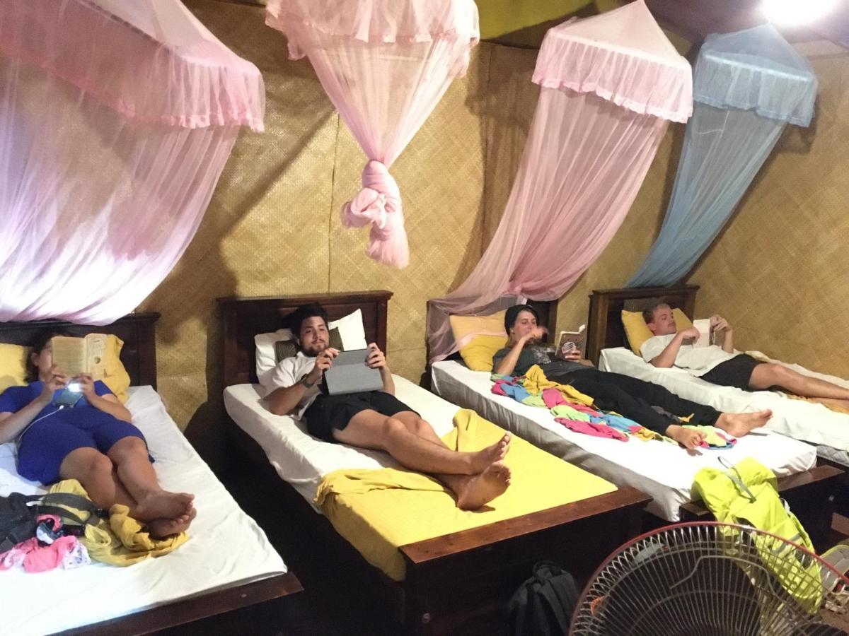 Tree House Hostel Сигирия Екстериор снимка