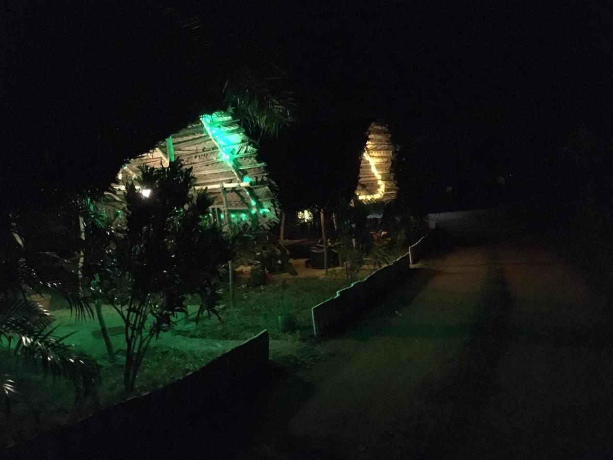 Tree House Hostel Сигирия Екстериор снимка