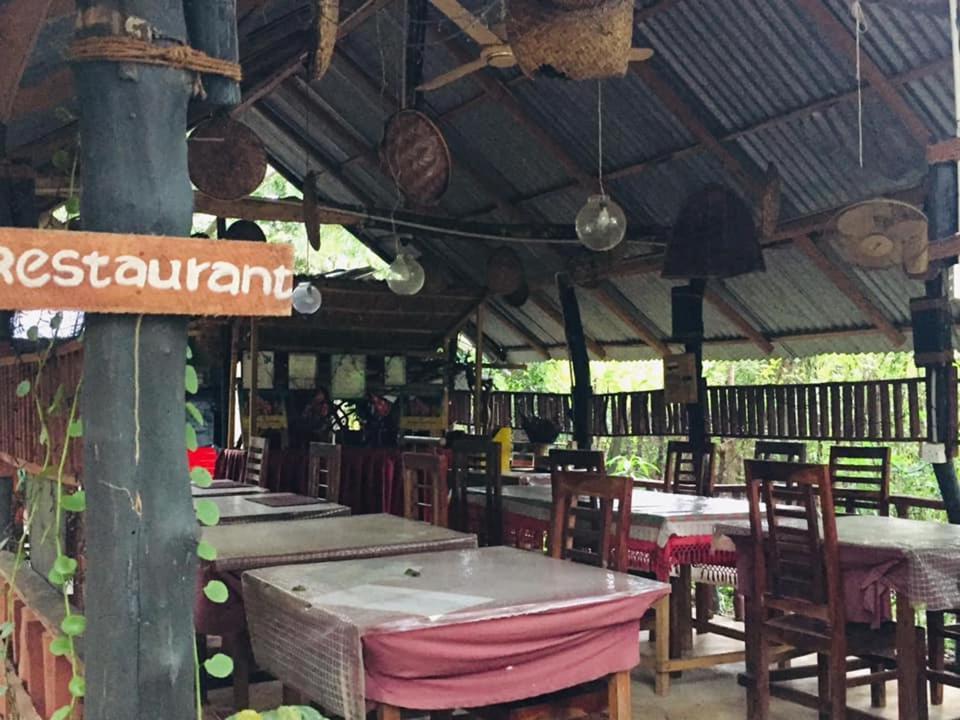 Tree House Hostel Сигирия Екстериор снимка